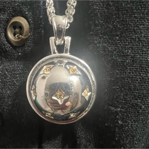 Givenchy stainless steel necklace - Picture 2 of 2